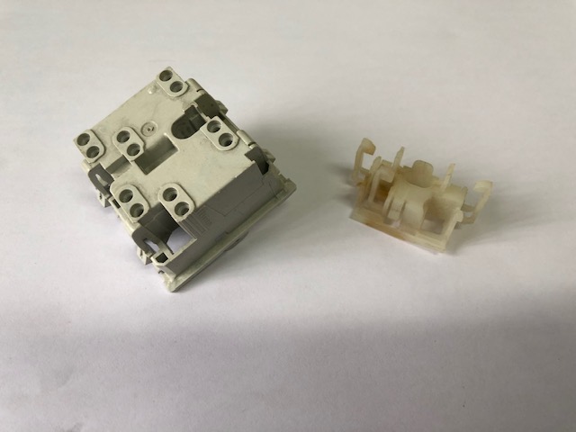 Plastične komponente 36